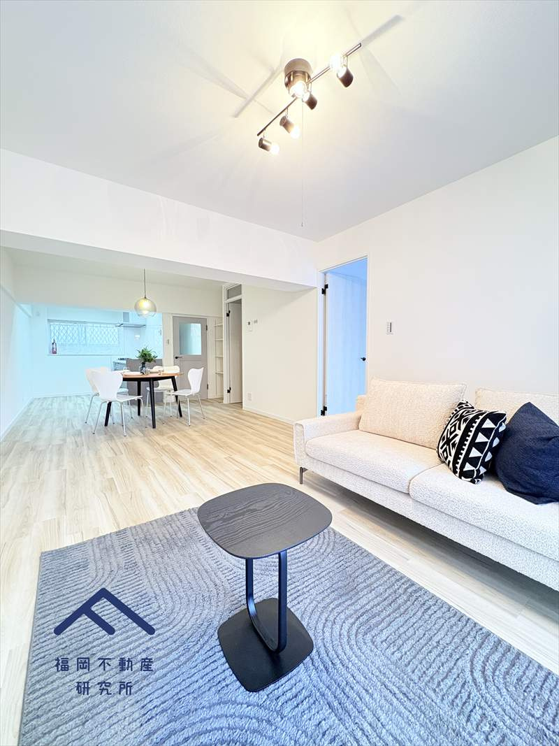 住吉ハイツの居間・リビング