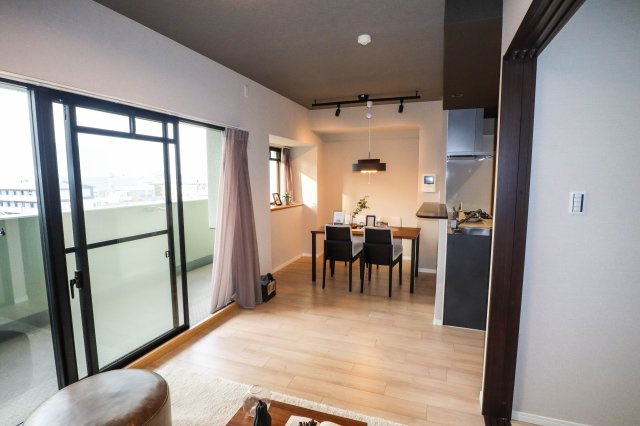 【居間・リビング】 | メロディーハイム八戸ノ里 | リノベーション済のお部屋です。