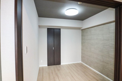 【洋室】 | メロディーハイム八戸ノ里 | 洋室４．５帖にはクローゼットがあります