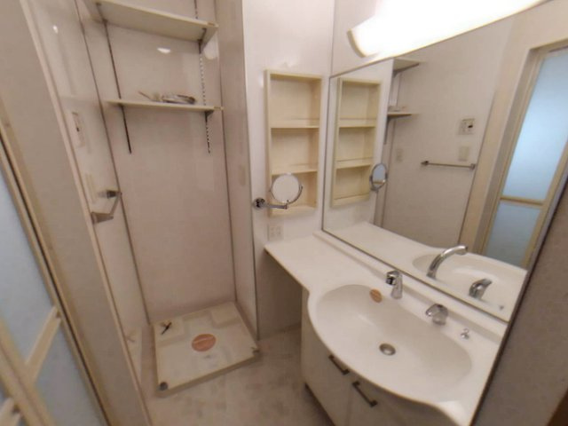 ウエスト フィールド　D棟の洗面所