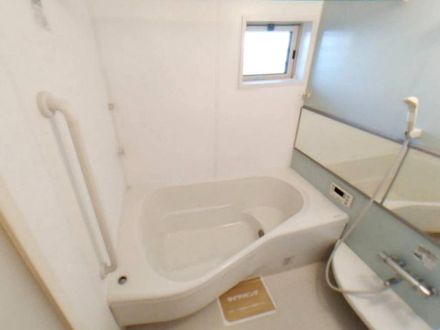 ウエスト フィールド　D棟の浴室
