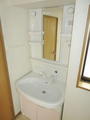 【独立洗面台】 | 越谷市恩間戸建 | 2015年10月撮影