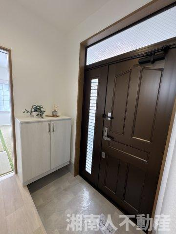 茅ヶ崎市出口町　中古戸建の玄関|ゆったりとした玄関です