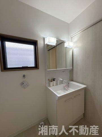 茅ヶ崎市出口町　中古戸建の独立洗面台|独立洗面台、朝の身支度には欠かせません