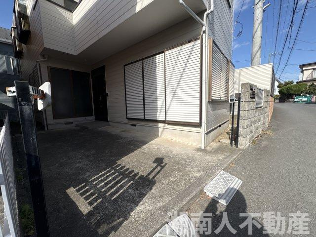 茅ヶ崎市出口町　中古戸建の駐車場|車をお持ちの方に嬉しい駐車場付きの物件です