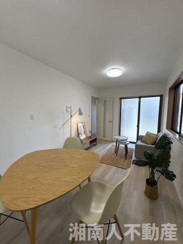 茅ヶ崎市出口町　中古戸建の居間・リビング|使いやすいリビングです