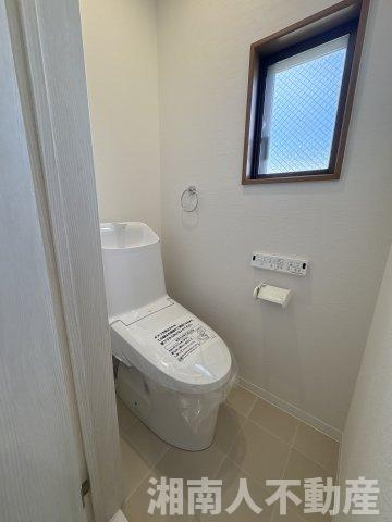 茅ヶ崎市出口町　中古戸建のトイレ|落ち着いた色調のトイレです