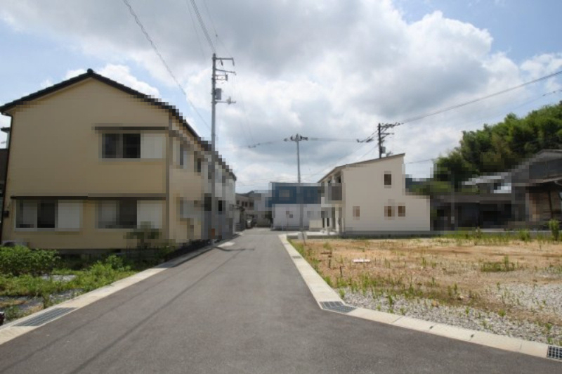 薊野東町　3号地　建築条件付　売土地の前面道路含む現地写真