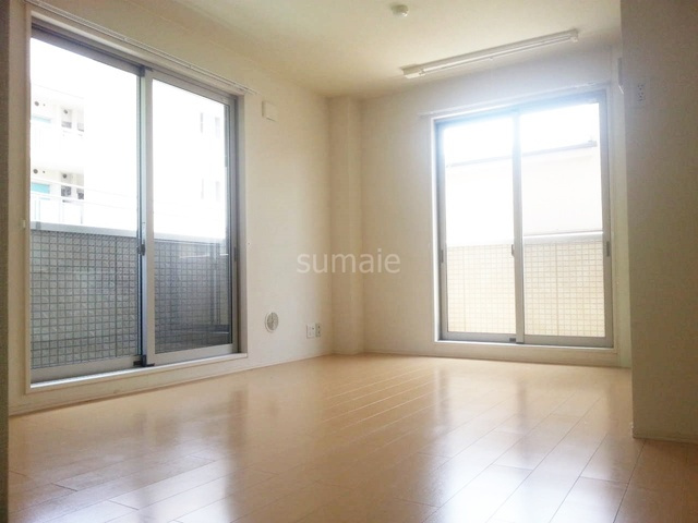 メゾン　ド　グランメールの洋室|2面採光のお部屋です！