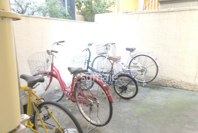 レパードマンションのその他共用部分|駐輪場です。