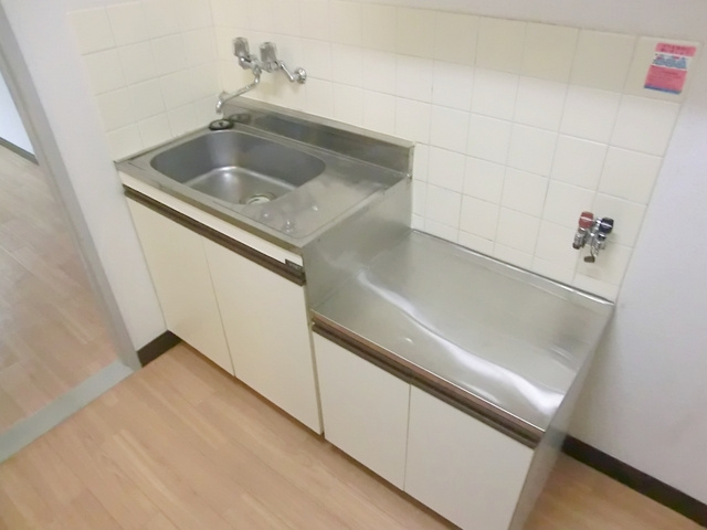 レパードマンションのキッチン|２口コンロ設置可の流し台です。