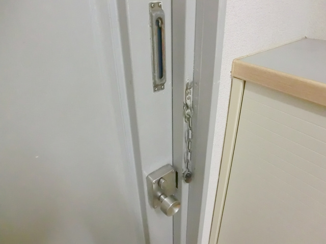レパードマンションのセキュリティ|安心のドアチェーン完備。