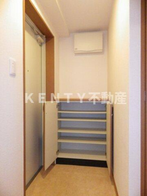 【玄関】 | ロンスリー・ウエスト | 玄関です