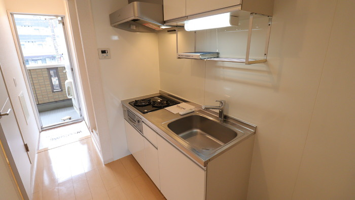 川崎市多摩区西生田２丁目のアパートのキッチン