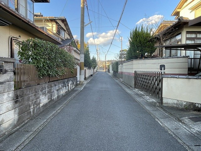 岩倉三宅町 中古戸建の前面道路含む現地写真