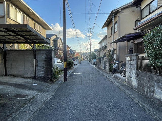 岩倉三宅町 中古戸建の前面道路含む現地写真