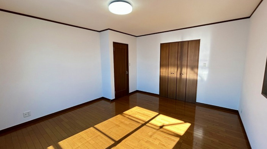 【中古】伊勢崎市西久保町１丁目　４LDKの洋室