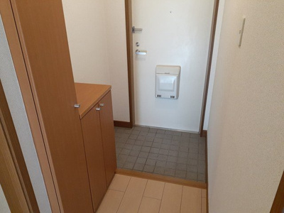 【玄関】 | マーレンキィドーム | 明るい玄関です