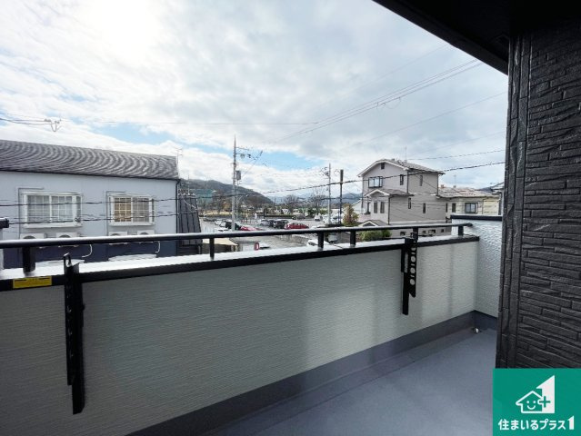 亀岡市余部町天神又　新築一戸建てのバルコニー|ワイドバルコニーは洗濯物を干すスペースが広いのでご家族が多くても安心！