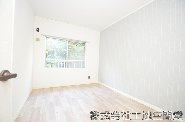 ホワイトキャッスル上の原Ｃ棟の子供部屋|玄関横洋室5.5帖