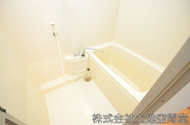 ホワイトキャッスル上の原Ｃ棟の浴室