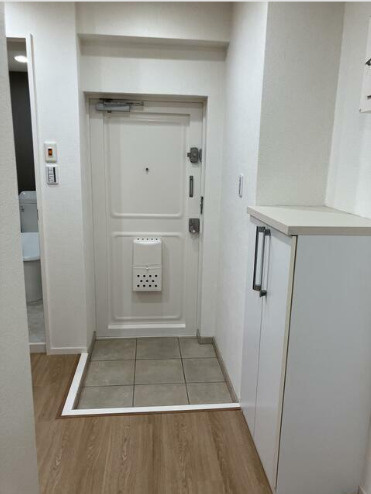 秀和都立大レジデンス　最上階　角部屋　礼金0　南向きの玄関