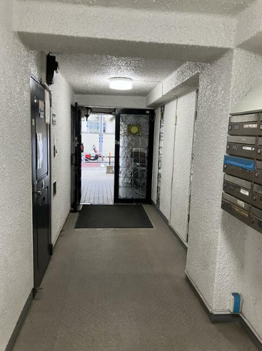 秀和都立大レジデンス　最上階　角部屋　礼金0　南向きのロビー