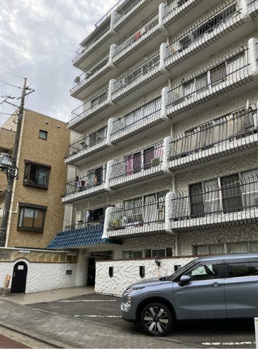 秀和都立大レジデンス　最上階　角部屋　礼金0　南向きの外観