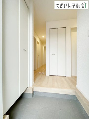 【玄関】 | Cradle garden加須市水深第3【平屋】新築住宅 | ≪5号棟≫
現地(2026年3月撮影)