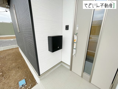 【玄関】 | Cradle garden加須市水深第3【平屋】新築住宅 | ≪5号棟≫
現地(2026年3月撮影)