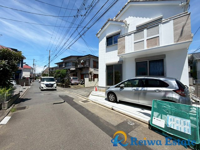 新築戸建　茅ヶ崎市赤羽根　の前面道路含む現地写真|角地のため開放感があります◎