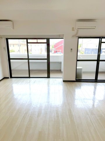 プロスペリアつくばの居間・リビング|＊イメージです　・床の色は異なります