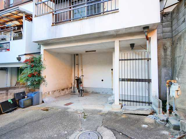 帝塚山２丁目戸建の駐車場