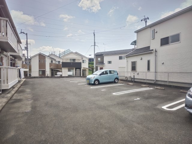 コンフォート東寝屋川の駐車場|駐車場です