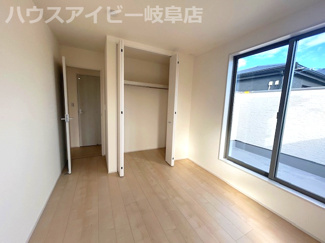【洋室】 | 岐阜市西鶉新築建売全5棟！お車並列4台可能！南道路で日当り良好です♪きれいな分譲地です！ | 岐阜市西鶉新築建売全5棟！お車並列4台可能！南道路で日当り良好です♪きれいな分譲地です！