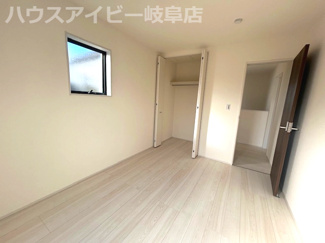 【洋室】 | 岐阜市西鶉新築建売全5棟！お車並列4台可能！南道路で日当り良好です♪きれいな分譲地です！ | 岐阜市西鶉新築建売全5棟！お車並列4台可能！南道路で日当り良好です♪きれいな分譲地です！