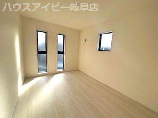 【洋室】 | 岐阜市西鶉新築建売全5棟！お車並列4台可能！南道路で日当り良好です♪きれいな分譲地です！ | 岐阜市西鶉新築建売全5棟！お車並列4台可能！南道路で日当り良好です♪きれいな分譲地です！