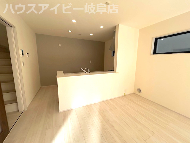 【居間・リビング】の画像