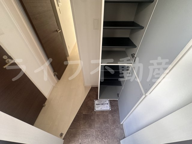 F MIRAI LEPUSの玄関|玄関です