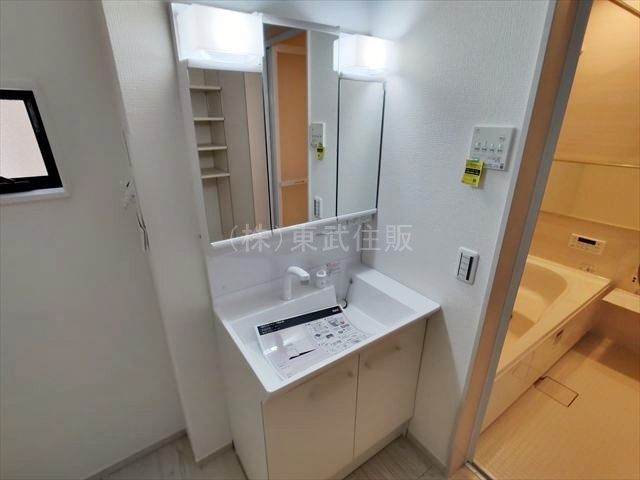 【独立洗面台】 | ふじみ野市元福岡3期　全2棟　２号棟 | 忙しい朝に便利なシャワー付きです