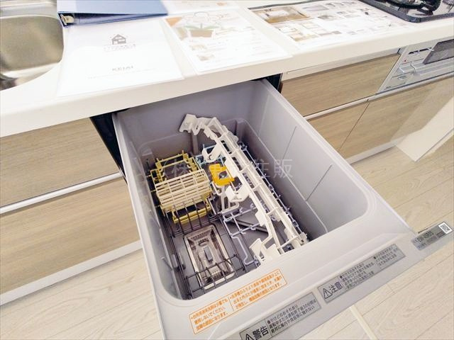 【キッチン】 | ふじみ野市元福岡3期　全2棟　２号棟 | 洗い物の手間が省ける食洗機付きです