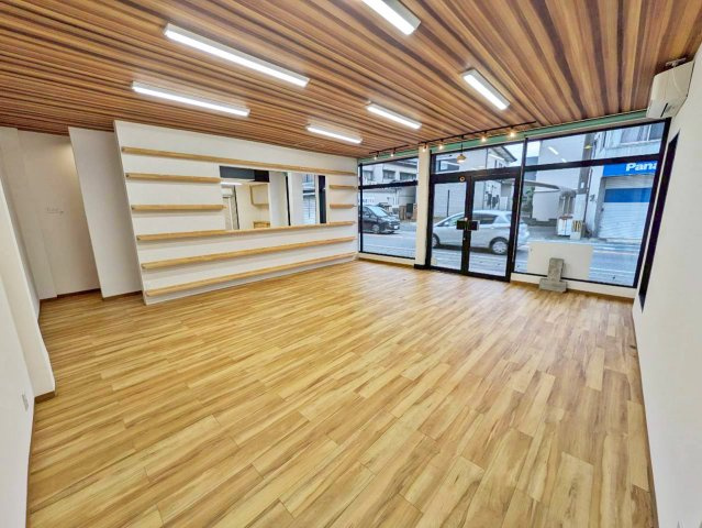 久留米市大善寺町宮本の住付店舗の洋室