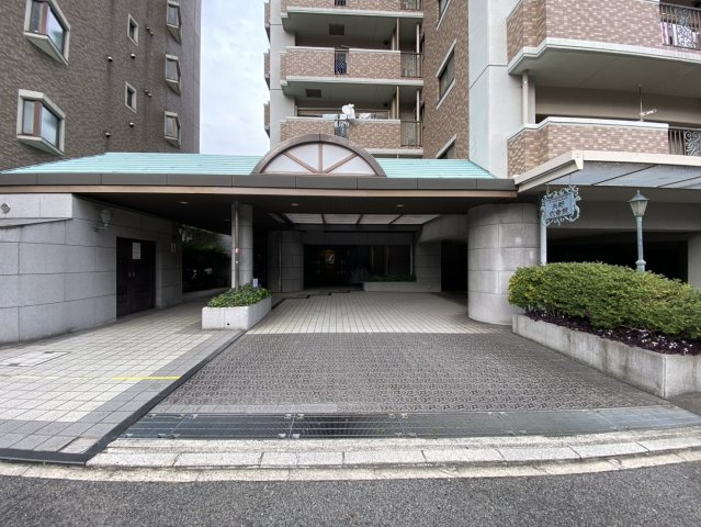 イーストヒルズ矢野弐番館のエントランス