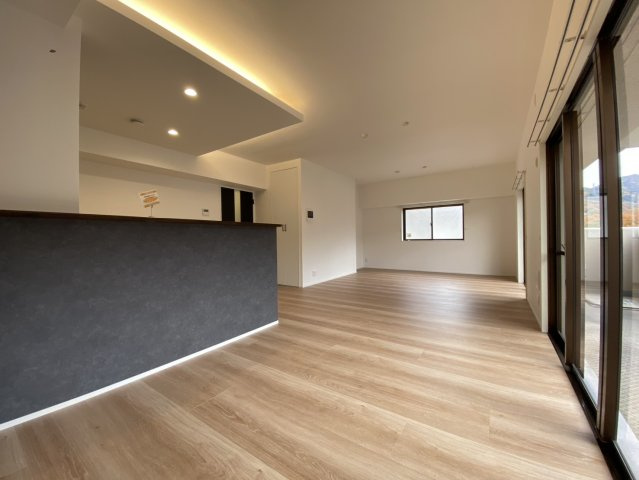 イーストヒルズ矢野弐番館の居間・リビング