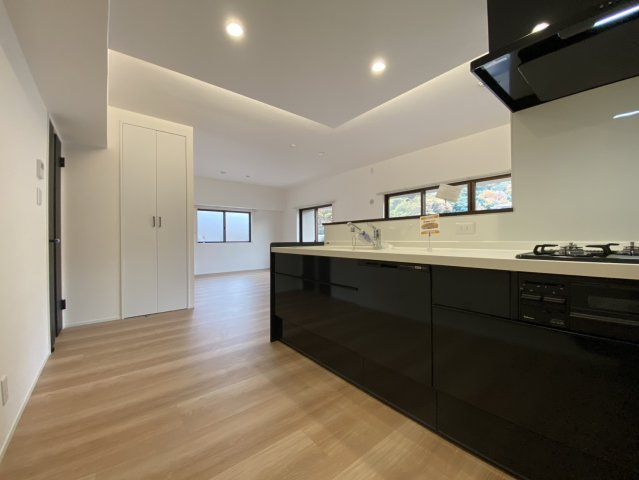 イーストヒルズ矢野弐番館の居間・リビング