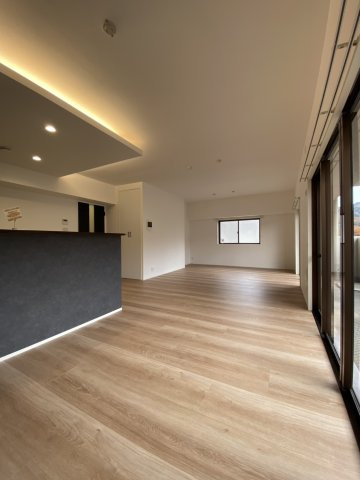 イーストヒルズ矢野弐番館の居間・リビング