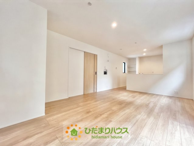 白岡市岡泉　新築一戸建て　リナージュの居間・リビング