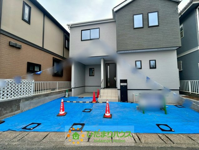 白岡市岡泉　新築一戸建て　リナージュの駐車場