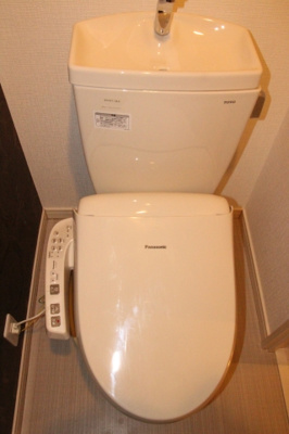 【トイレ】 | ラ・フォレスタ | 温水洗浄機能付トイレ☆(同一仕様写真）