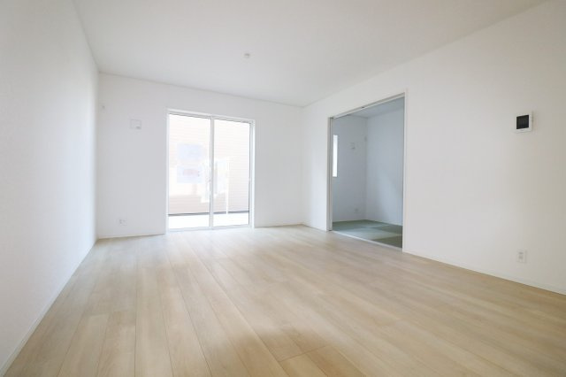 郡山市安積町荒井字柴宮山　　　1号棟　　朝日が丘小学校、郡山第７中学区の居間・リビング